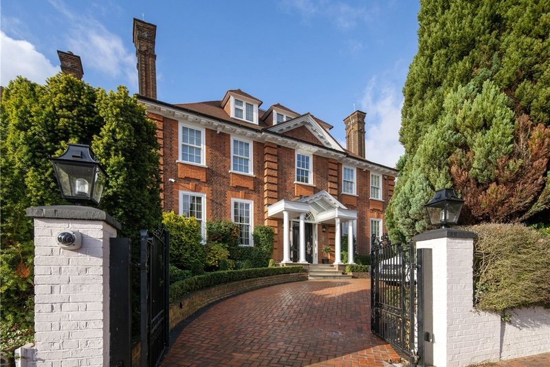 Properties for sale in Hampstead Aston Chase Estate Agents